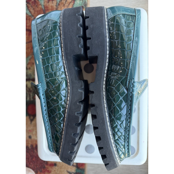Donald J Pliner Emerald green Women’s Croc embossed Leather Comfy Loafers Size 8 - Picture 9 of 13